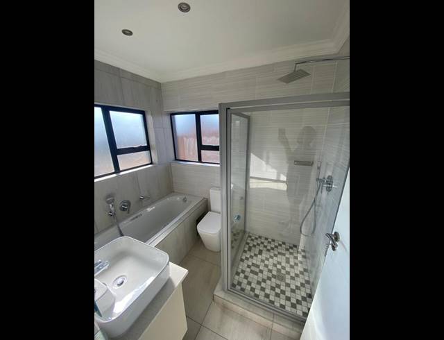 4 BEDROOM HOUSE FOR SALE IN IRENE EXT 70